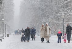 Ola de frío azota a Europa con muertes, enfermedades y problemas en transporte