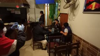 Clausuran bar y cantina que atendían pese al estado de emergencia en Tacna