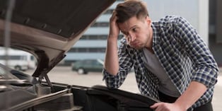 Acciones que dañan su auto y posiblemente no sabía