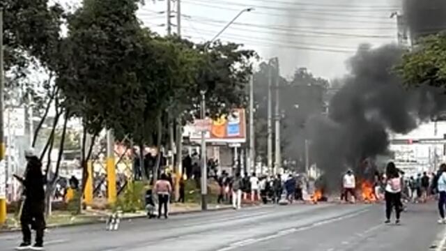 Ica: reportan bloqueos y enfrentamientos en el Km 261, Km 290 y Km 299 de la Panamericana Sur 