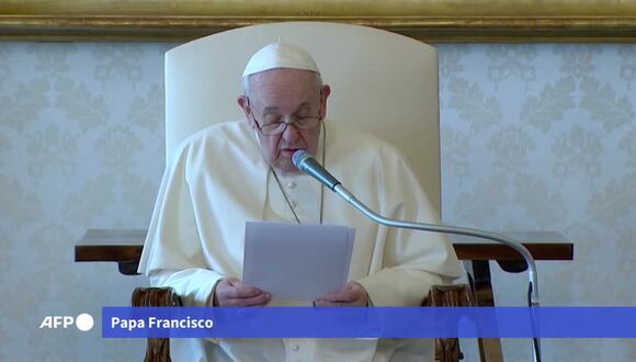 Papa Francisco dice que mantiene su viaje a Irak pese a ataque con cohetes del miércoles