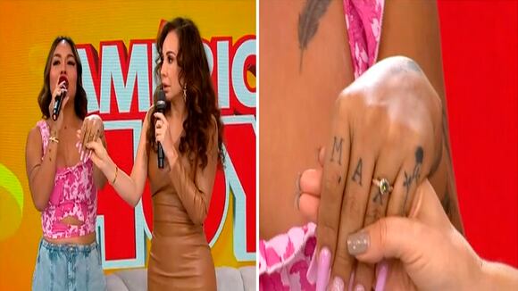 Dayanita muestra su anillo de compromiso