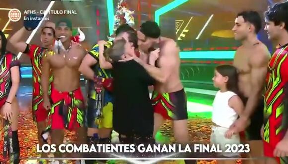 CORREO Y OJO | Facundo González le da tremendo beso a Johanna San Miguel