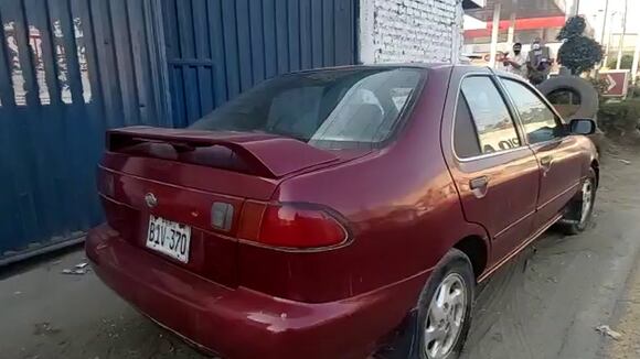 Allanan cochera donde banda descuartizada vehículos robados en Ate. (VIDEO PNP)