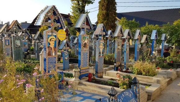 Rumania: conoce el cementerio "alegre" donde la muerte es para reírse