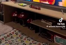 Su hijo le regala un “Turbo Man” por Navidad y conmueve porque era su deseo desde niño | VIDEO