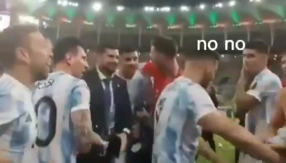 Lionel Messi frenó a compañeros antes de que hagan cántico contra brasileños. (Video: Instagram)