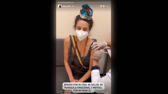 Rebeca Escribens recibió la vacuna contra el covid-19