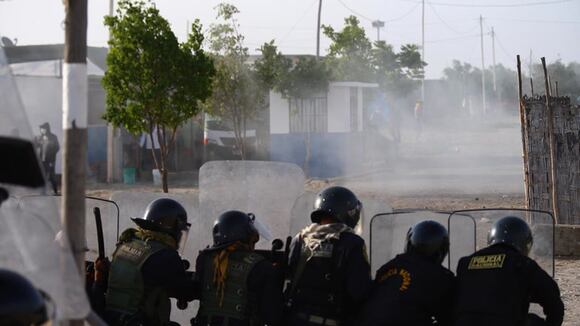 Tensión en la Panamericana Sur y Norte: manifestantes bloquean carretera