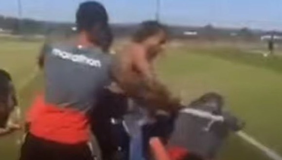 Christian Cueva fue víctima de cruel broma en entrenamiento de Perú. (Video: Instagram / André Carrillo)