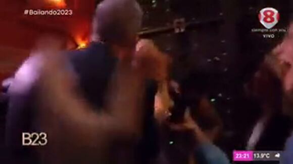 Tinella besa a Milett EN VIVO