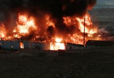 Incendio arrasó con una fábrica de thinner en Ventanilla