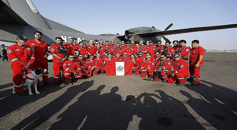 Terremoto en Ecuador: Así fue la ardua labor de los rescatistas peruanos