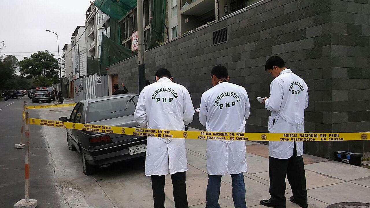 ​Surco: Lanzan dos granadas contra edificio