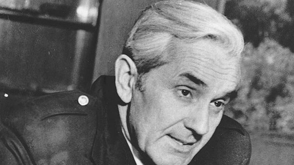 Anulan condena por "traición a la patria" al padre de Michelle Bachelet 