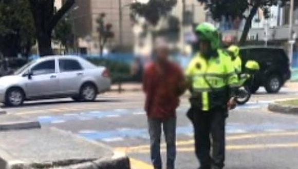 Peruano es detenido en Colombia por intentar degollar a dos personas | VIDEO