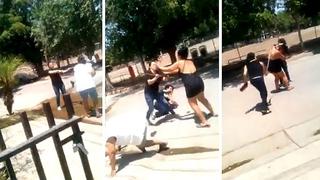 Facebook: mujeres se agarran a escobazos en la calle y pelea se hace viral (VIDEO)