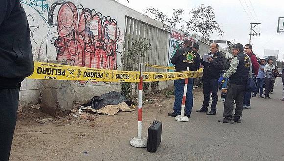 San Juan de Miraflores: Asesinan a mujer y arrojan su cuerpo en descampado