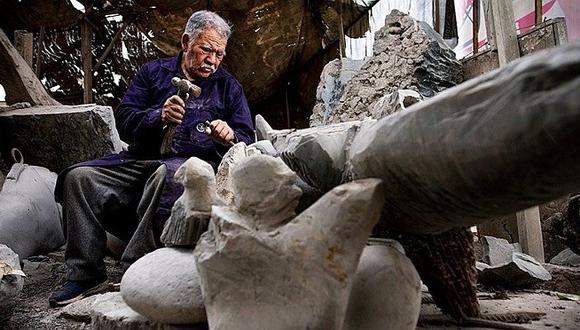 Un obrero del arte: Antonio Pareja Sulca es escultor autodidacta y esta es su historia    