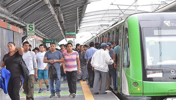 ​Metro de Lima: pasajeros hacen largas colas para acceder al servicio