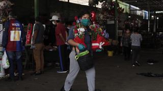 Rímac: decenas de personas acuden a mercado de Flores para adquirir arreglos por San Valentín 