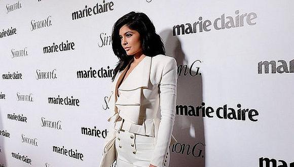 Fans de K​ylie Jenner enloquecieron por su mini vestido dorado 
