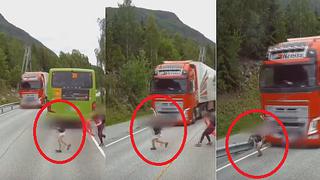 Youtube: impactante vídeo de niño que se salva de ser aplastado por tráiler a toda velocidad 