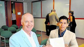 Peruano se casa con un inglés