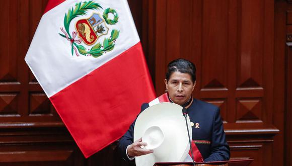 Pedro Castillo se quitó el sombrero solo un par de oportunidades durante la sesión protocolar del Congreso. (Foto: Congreso)