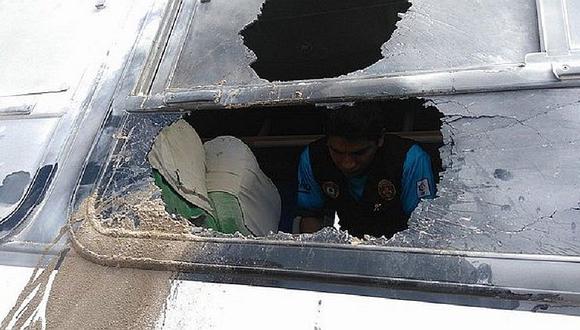 La Libertad: Sujetos lanzan bomba molotov a bus y dejan dos heridos