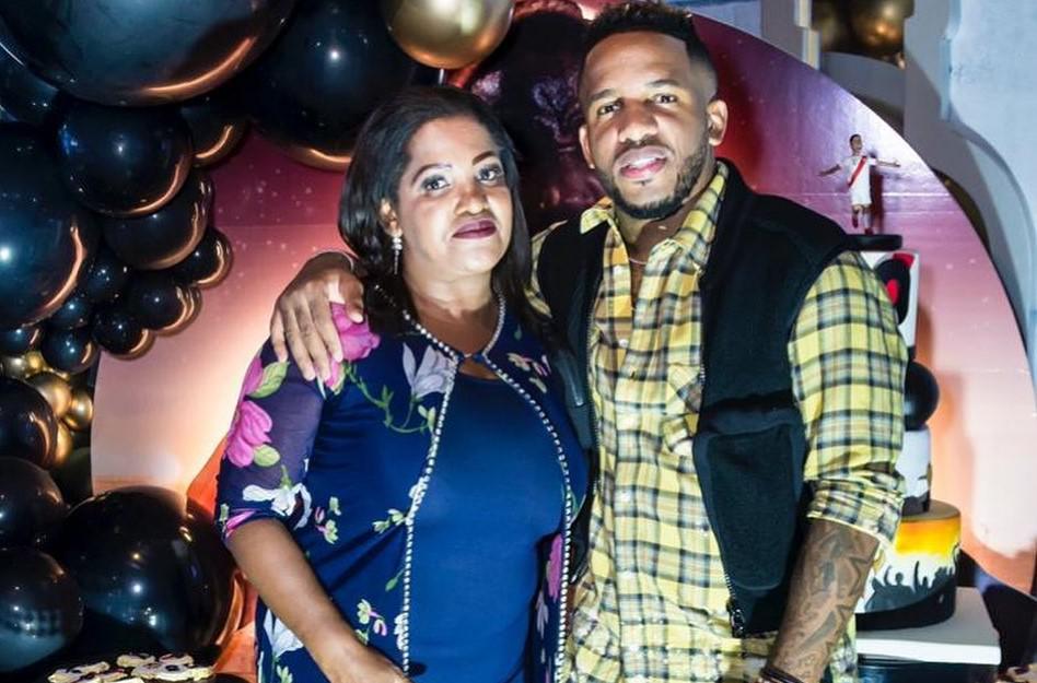 El futbolista Jefferson Farfán usó su cuenta de Instagram para enviar emotivo mensaje a su madre.  (Foto: Instagram)