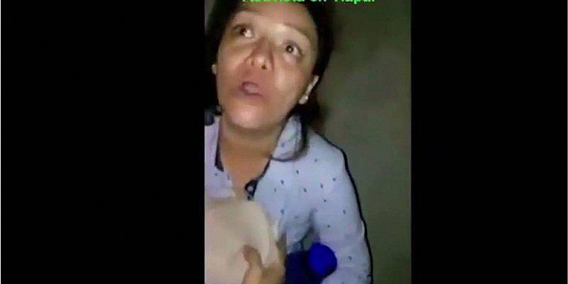 ​Mujer policía comete abuso sexual contra activista de derechos humanos (VIDEO)