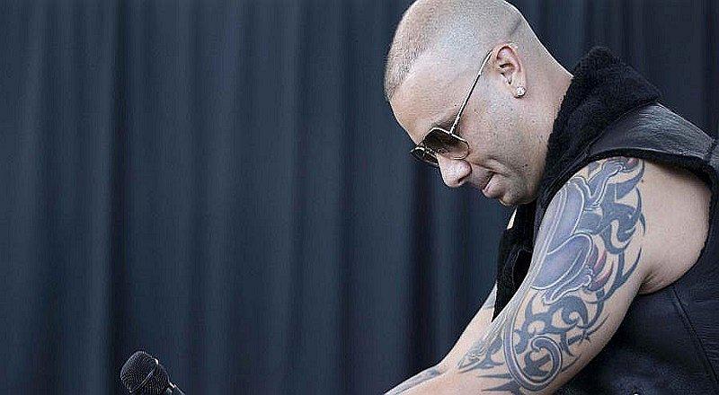 Wisin: Fallece bebé del cantante después de un mes de nacida