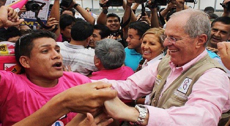 PPK renuncia irrevocablemente a la presidencia de Peruanos por el Kambio