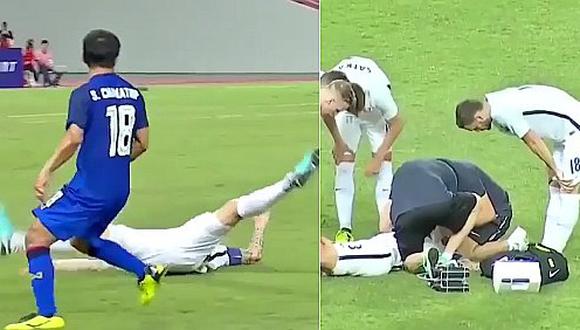 El dramático momento en que un futbolista salvó de morir en plena cancha (VIDEO)