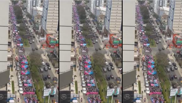 Hay aproximadamente 5 mil personas que marchan por la Av. Javier Prado. Foto: Facebook/Con mis hijos no te metas