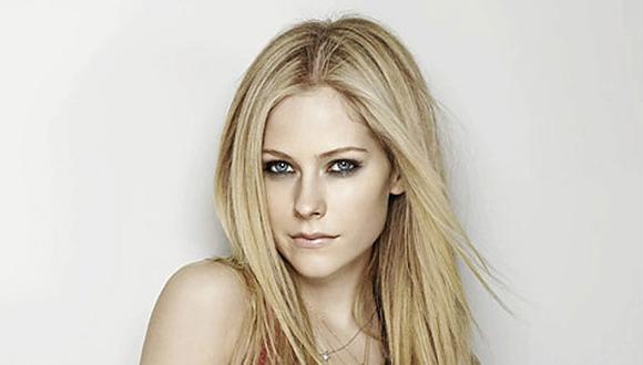 Avril Lavigne se acerca