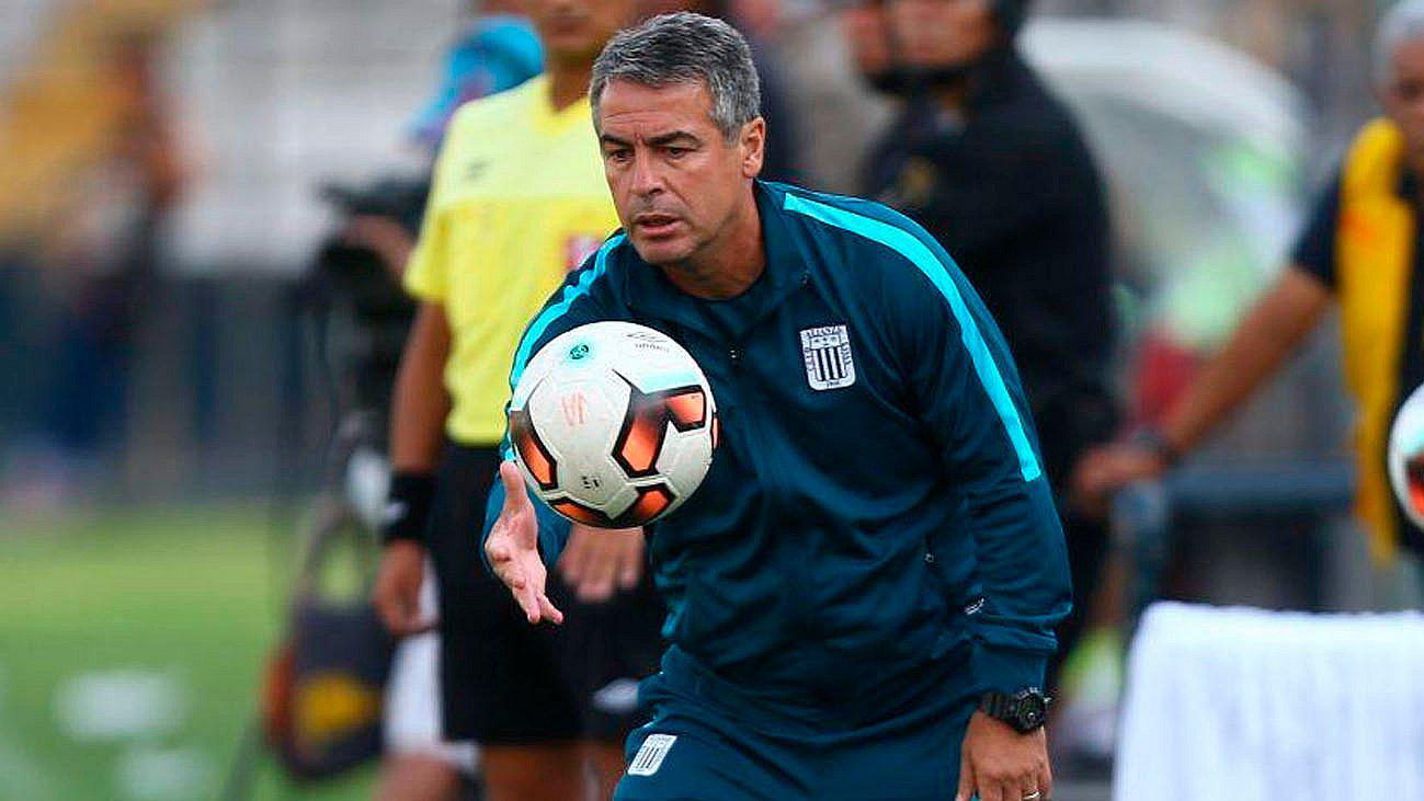 Alianza Lima se pronuncia oficialmente por Pablo Bengoechea