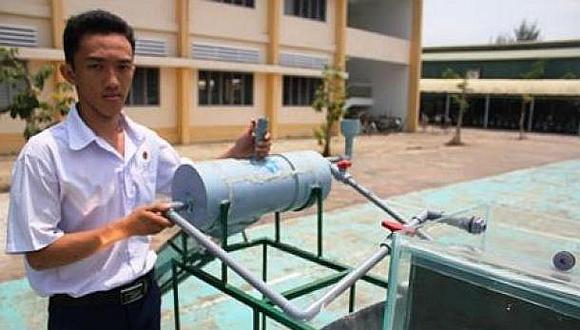 Estudiante vietnamita inventa una máquina barata que produce agua potable 
