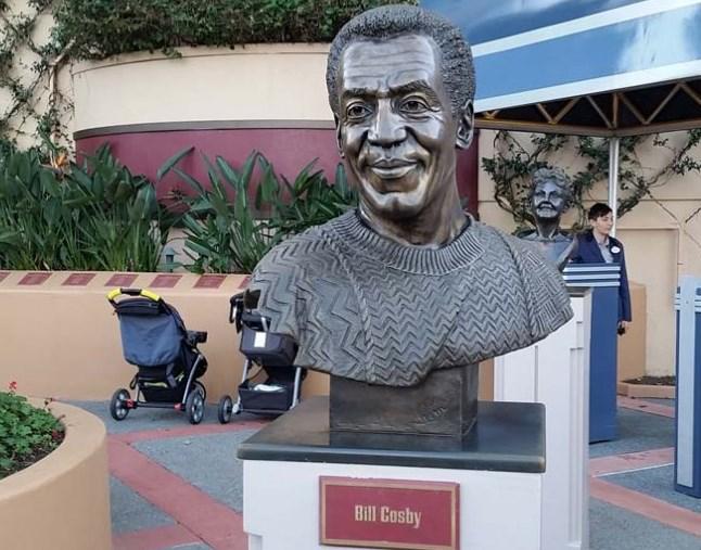 Disney retira el busto de Bill Cosby de Orlando por escándalos sexuales