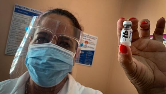 Las vacunas cubanas Soberana II y Abdala ya están en fase tres de ensayos clínicos. Conozca los otros países de la región que desarrollan dosis contra el COVID-19 (Foto: AFP)