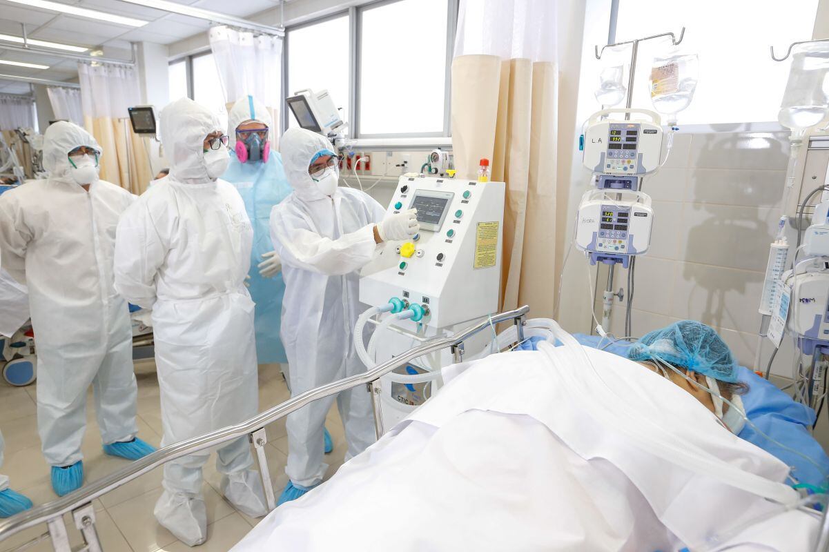 El ventilador mecánico FéniX fue puesto en funcionamiento para la atención de un paciente con COVID-19 en el hospital de Ate. (Foto: Ministerio de Salud)