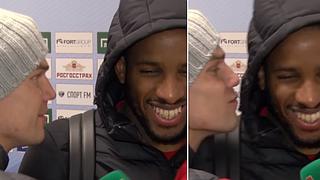 Jefferson Farfán recibe inesperado beso de capitán del Lokomotiv (VIDEO)