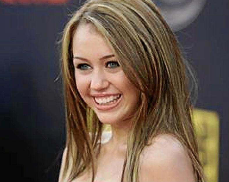 Playboy quiere desnuda a Miley Cyrus