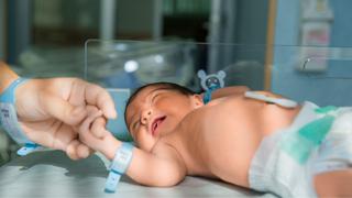 ¿Ya nace su bebé?: 6 cosas que debes llevar para el parto