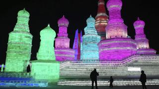 Festival de Hielo trae 'rascacielos' de nieve y monumentos fabulosos [FOTOS]
