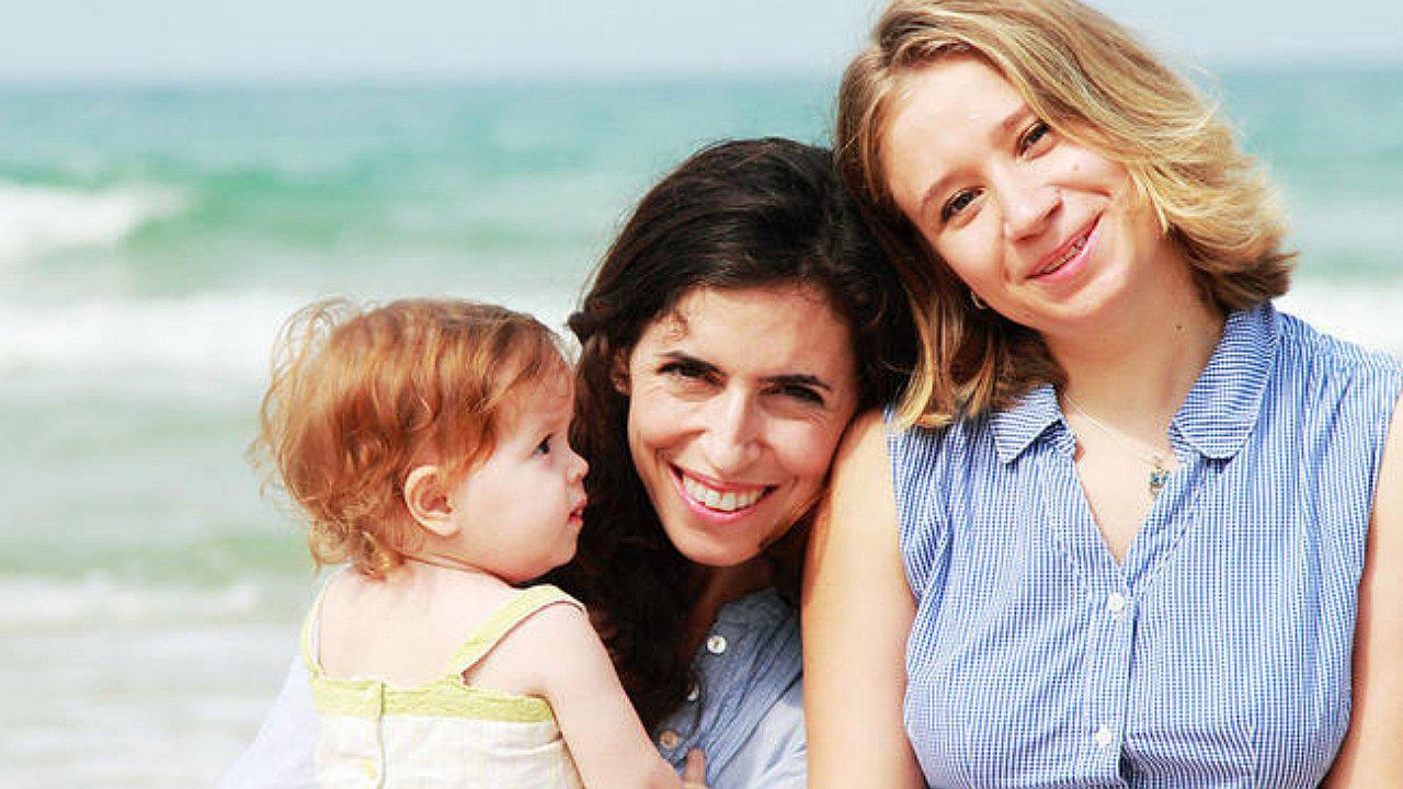 Chile está a puertas que se apruebe la adopción en parejas del mismo sexo  