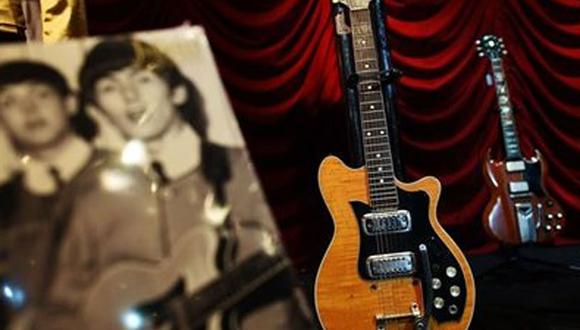 Pagan medio millón de dólares por guitarra de George Harrison 