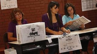 Referéndum 2018: mujer suplanta identidad de otra persona pero la descubren