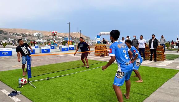 Decenas de deportistas, vecinos y público en general llegaron hasta Agua Dulce para participar en competencias de fútbol, vóley y tenis playa. (Foto: Municipalidad de Chorrillos)